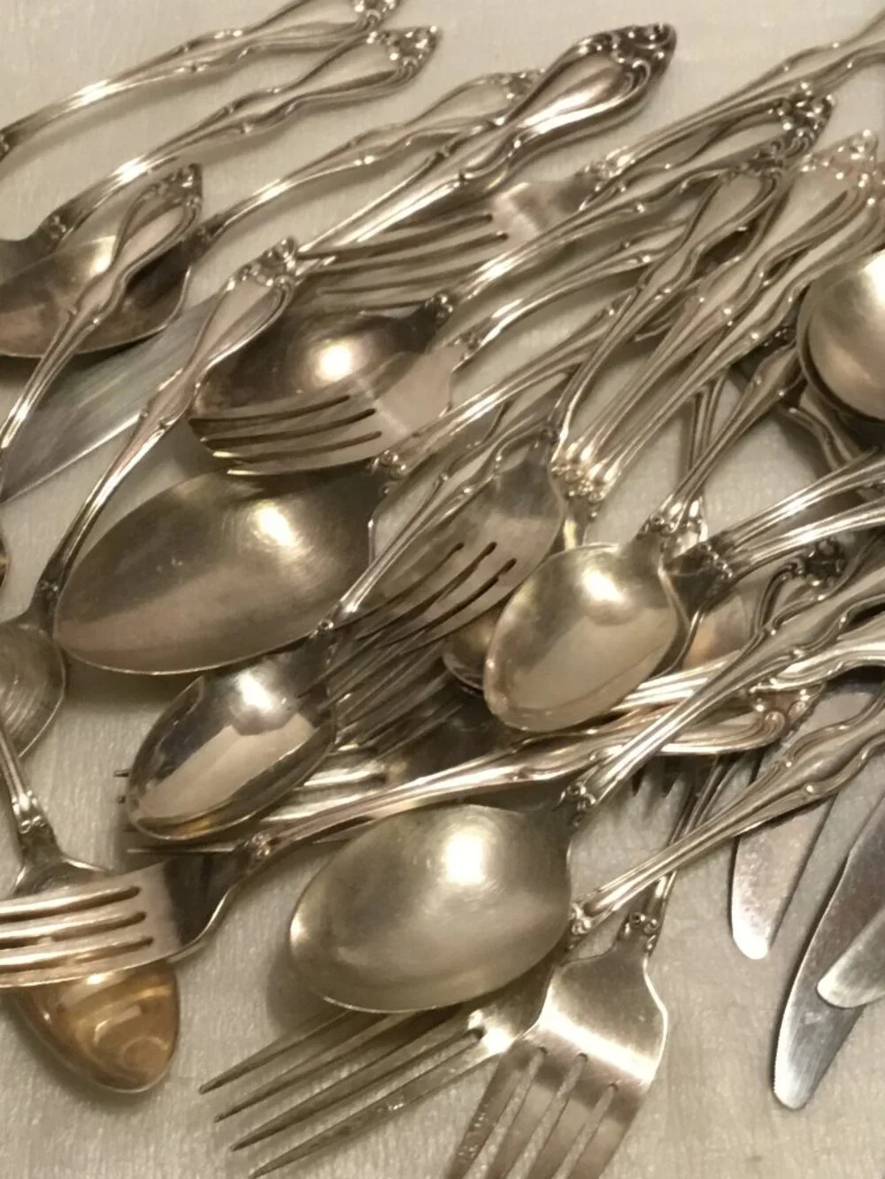 Vintage 1949 William Rogers Oneida silverware 36 pieces Old South II pattern
